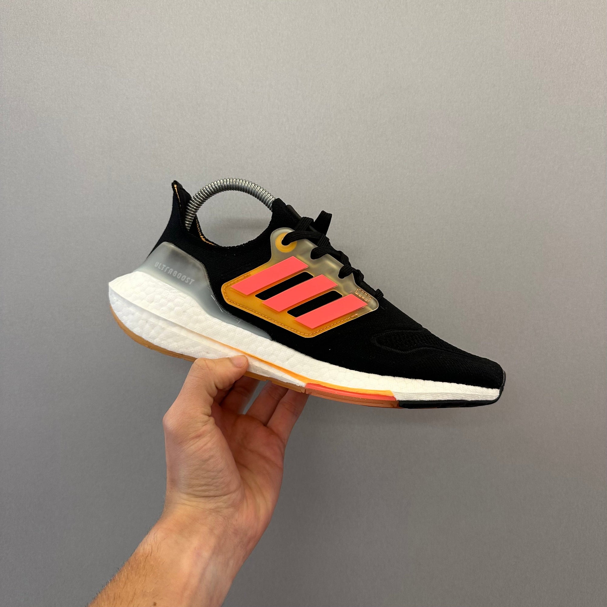 Adidas Ultraboost 22 Black Turbo Flash Orange (Pronta Entrega)