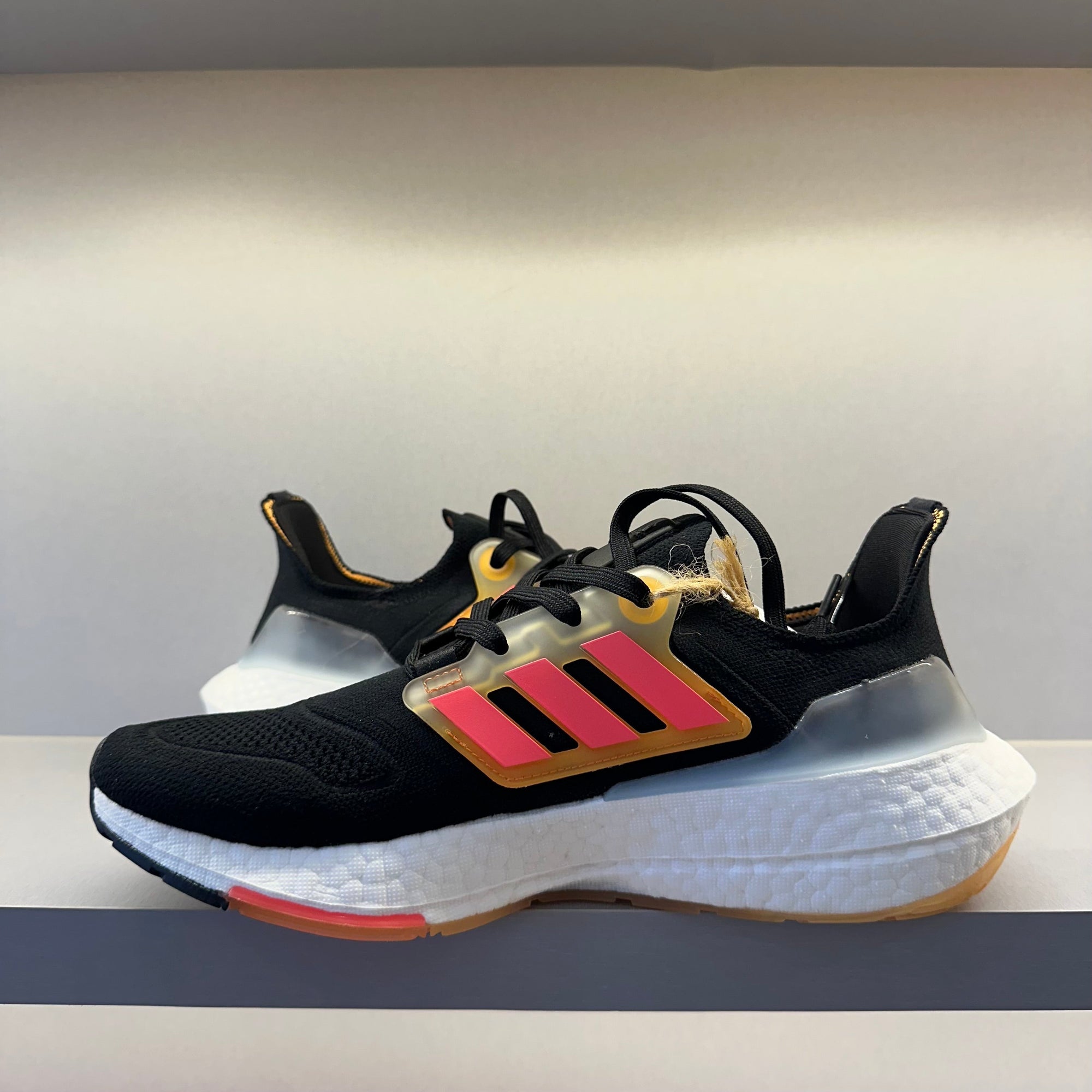 Adidas Ultraboost 22 Black Turbo Flash Orange (Pronta Entrega)